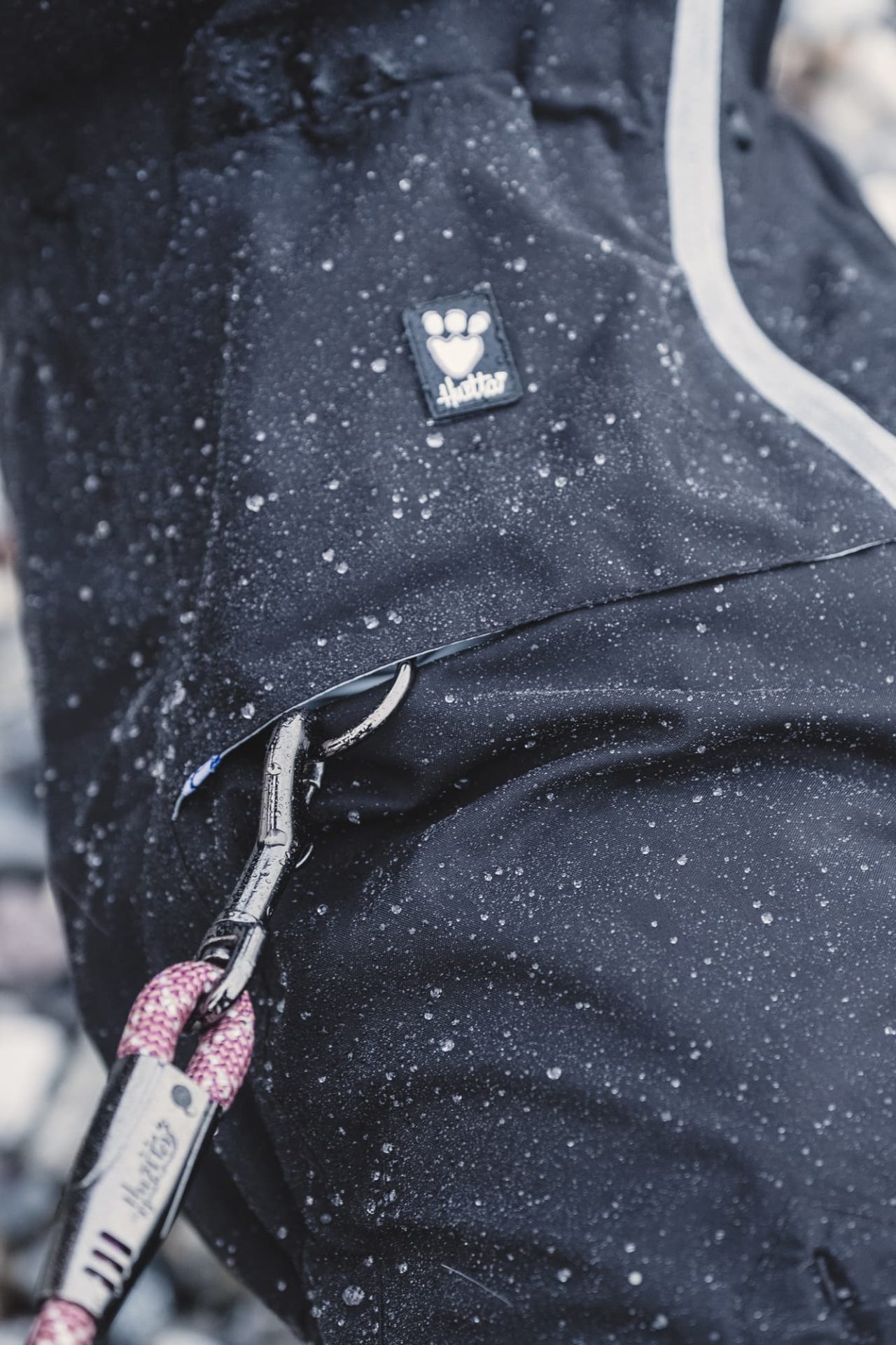 Hurtta Rain Blocker Raven - Image 3