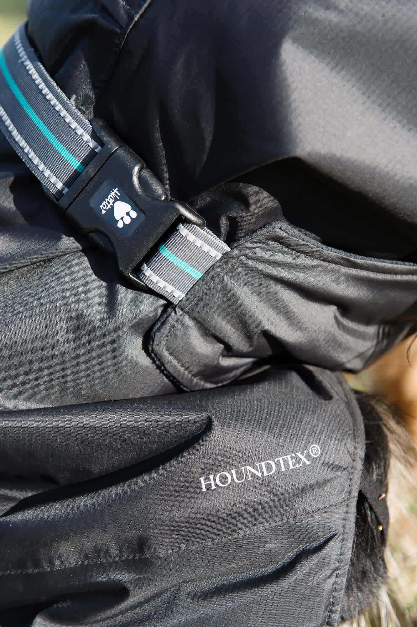 Hurtta Summit Parka Raven - Image 11