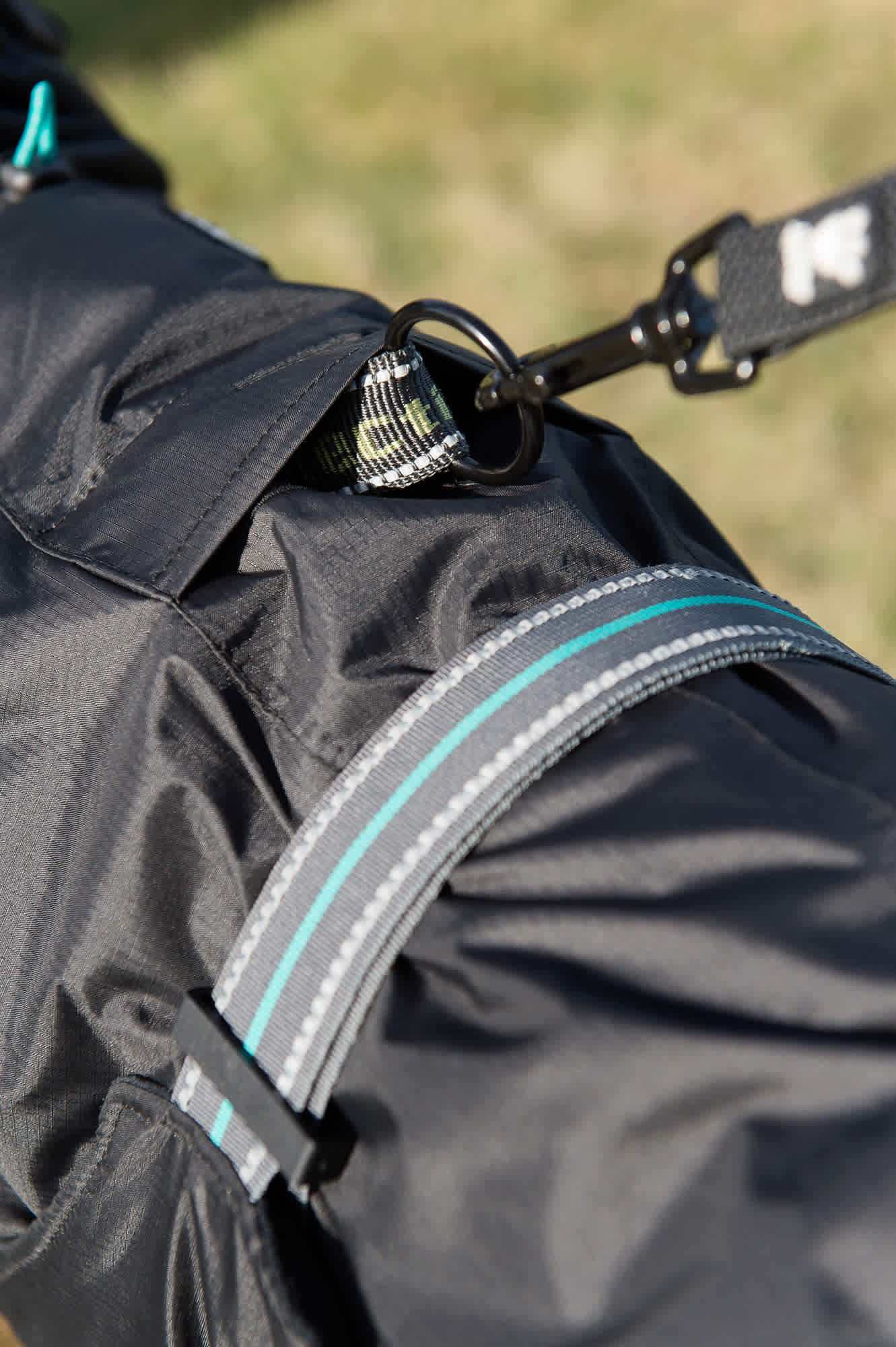 Hurtta Summit Parka Raven - Image 9